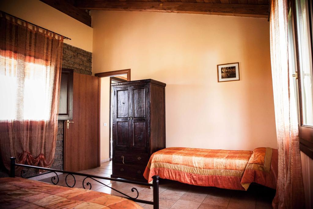 Agriturismo Il Ginepro フルミニマッジョーレ 部屋 写真